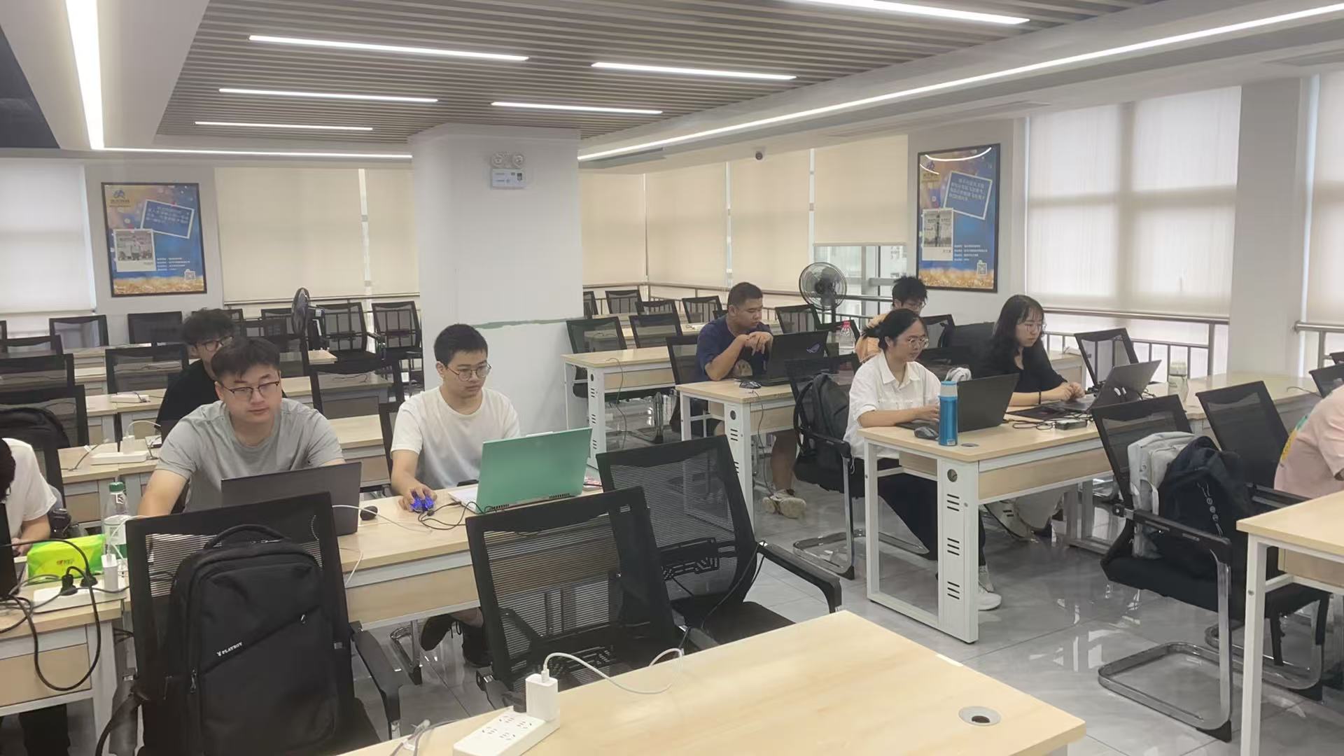 H3C模拟器HCL怎么用 电脑上练配置 H3C模拟器HCL怎么用 电脑上练配置