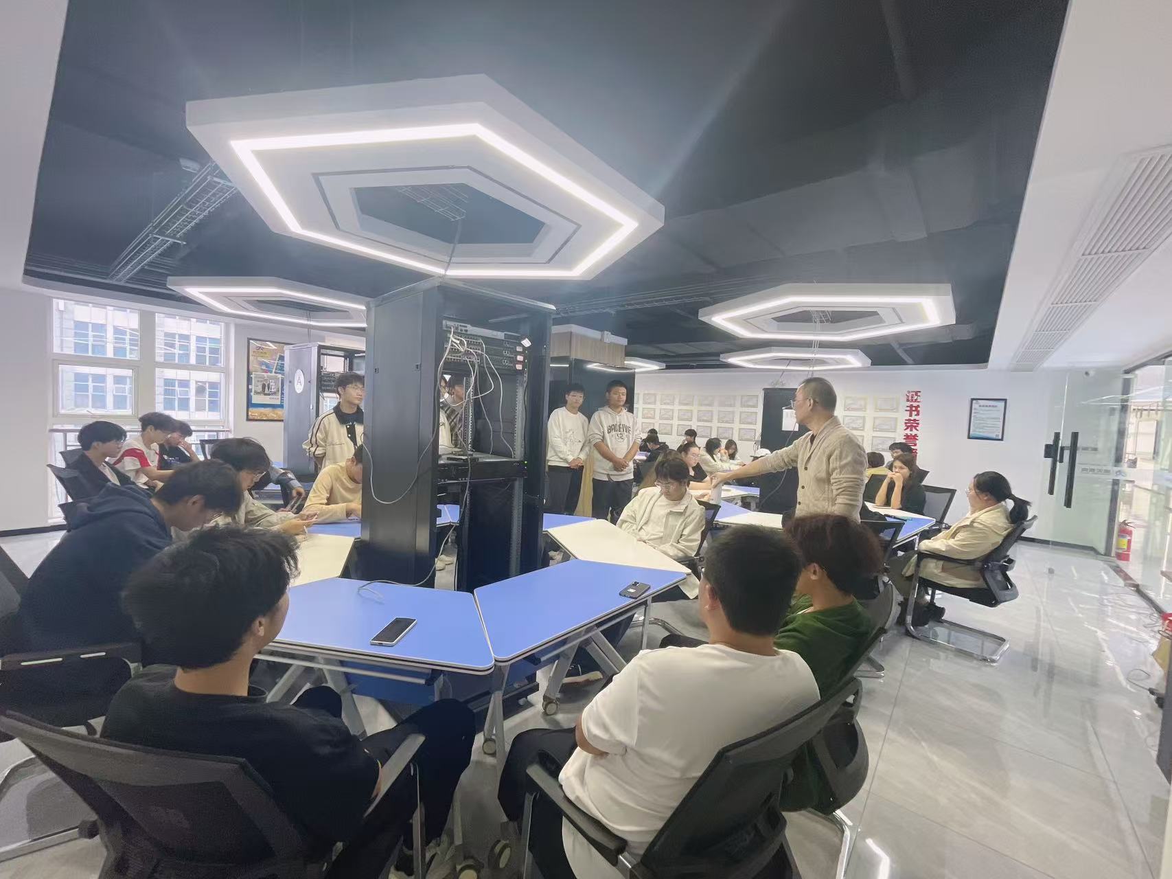 弱电工程师和网络工程师区别 怎么选