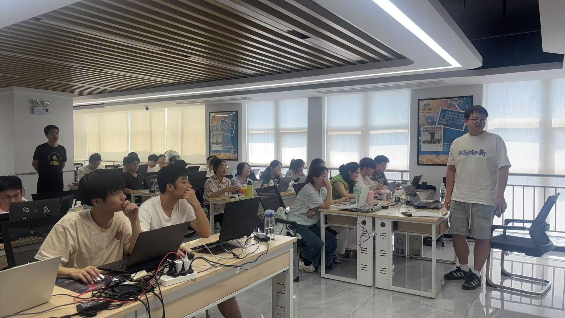 <b>网络自动化是新方向吗 网工要不要学自动化</b>